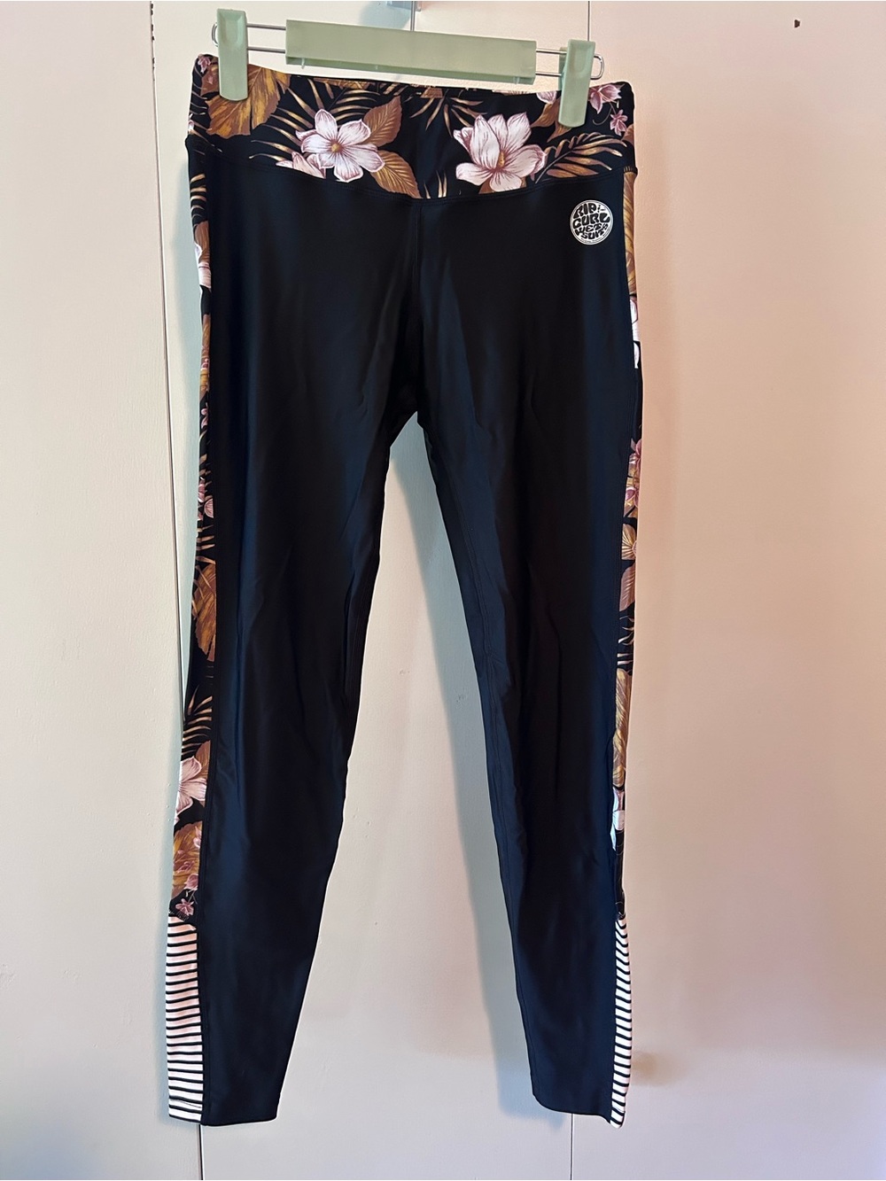 Rip Curl UPF 50+ Floral Surf Leggings Swim Pants Size 8 XS NWOT